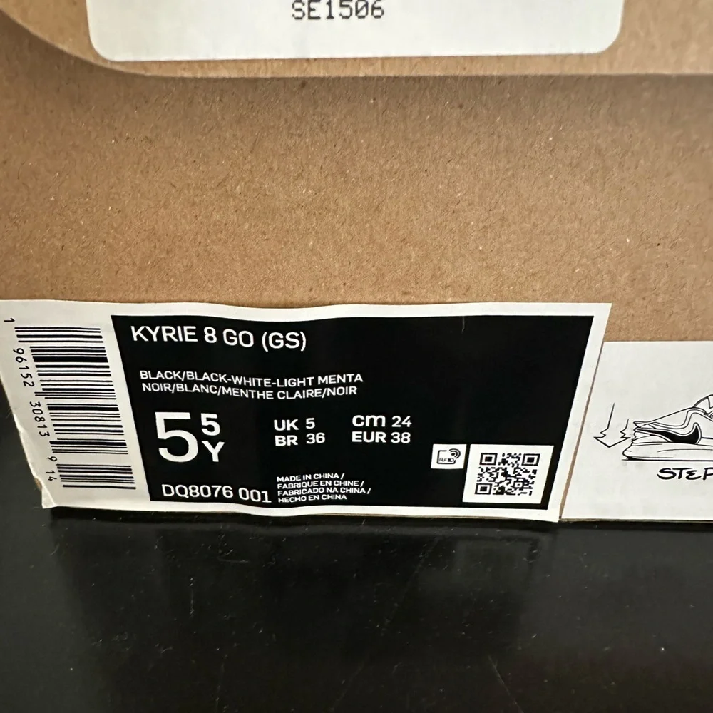 Nike Kyrie 8 GO GS  - Size 5Y – Orca  DQ8076-001 - NEW